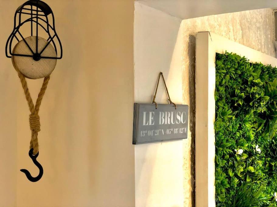 Le Brusc. Design, Parking, Wifi & Double Vue! Διαμέρισμα Six-Fours-les-Plages Εξωτερικό φωτογραφία